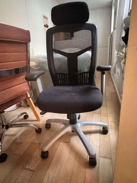 Photo of free Office chair (Earls Court SW7) #1