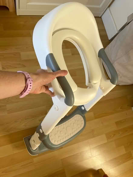 Photo of free Toilet seat for toddlers (SE1) #1