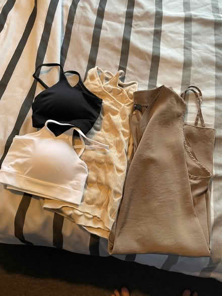 Photo of free Size 14/16 bundle (Thringstone LE67) #1