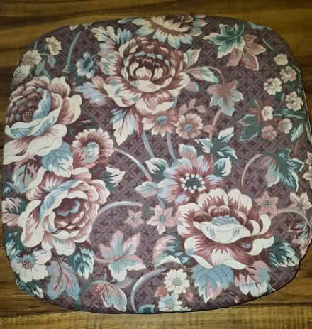 Photo of free 4 kitchen chair cushions (Dalston E8) #2