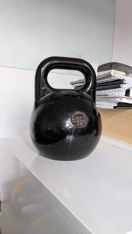 Photo of free kettlebell 16kg (hackney E9) #1