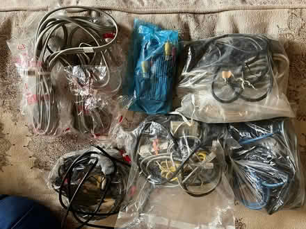 Photo of free Cords and cables (San Pedro/Zuni) #1