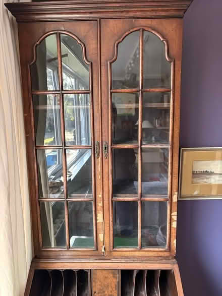 Photo of free Bureau with display cabinet (Ham TW10) #2