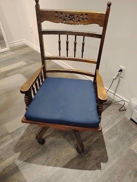 Photo of free Office chair (Don mills and Lawrence) #1