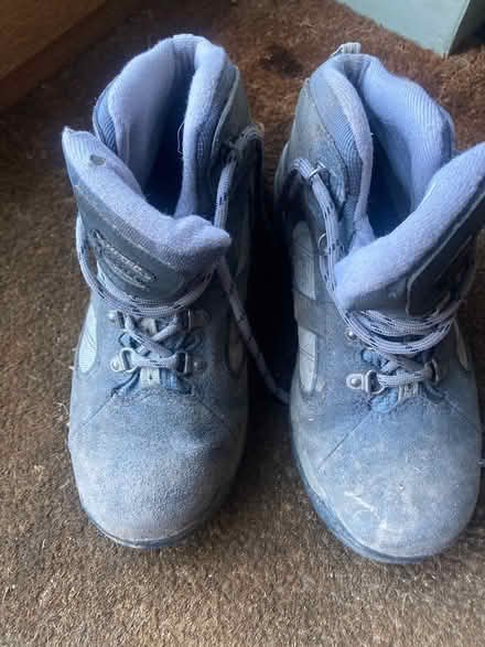 Photo of free Walking boots (Thornhill S33) #1