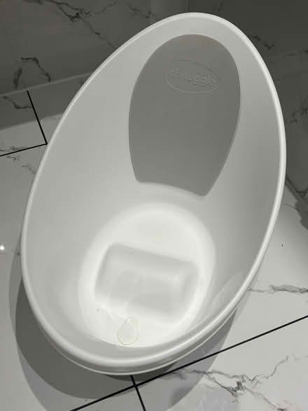 Photo of free Shnuggle baby bath 0-12mths (Newbury park IG2) #1