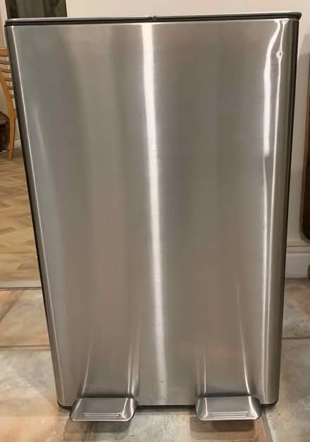 Photo of free Rubbish bin (HR1 northern edge of Hereford) #1