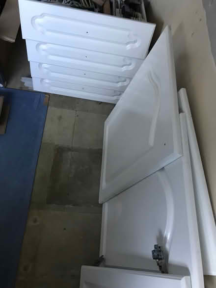 Photo of free White Kitchen cabinet doors x 6 (Marsden HD7) #2