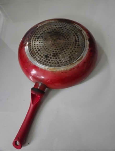 Photo of free Red-handled frying pan (Shadwell E1) #2