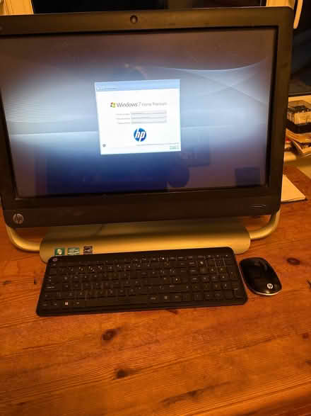 Photo of free HP Windows 7 Desktop computer keyboard and mouse (Cooper's Hill TW20) #1