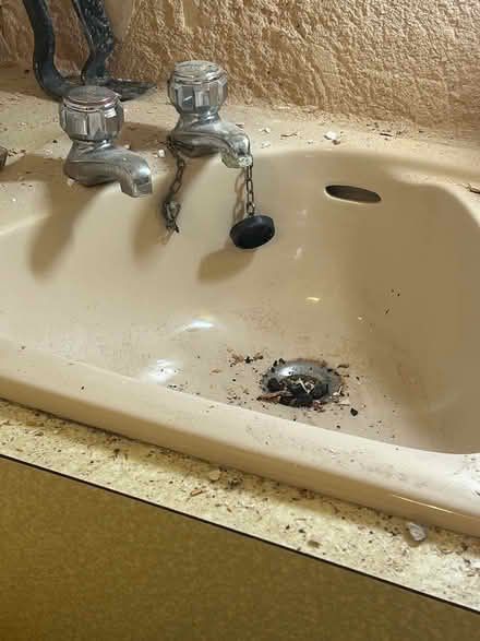 Photo of free Retro toilet & sink (Shrewsbury SY2) #2