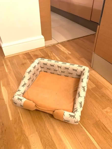 Photo of free Handmade bed for cat (Maida Vale W9) #2