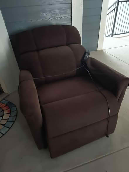 Photo of free Lift Chair (1000 Duluth Hwy) #1