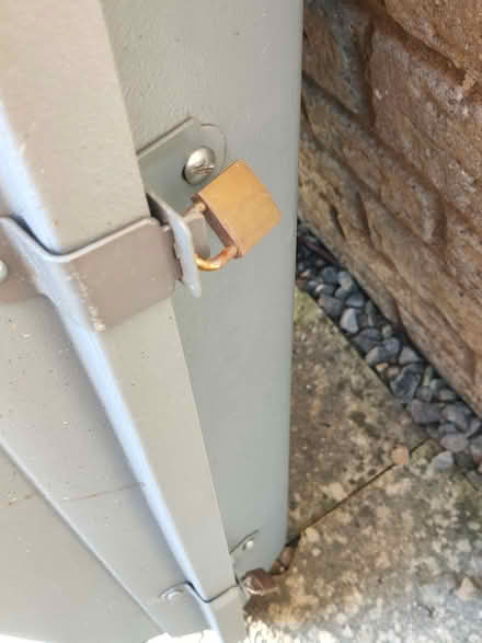 Photo of free Roof box (Bussage GL6) #1