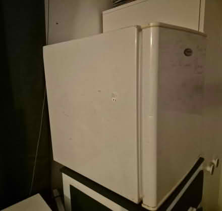 Photo of free Small fridge - must go tonight (Walthamstow E17) #3