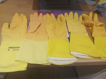 Photo of free 5 x unused lefthanded kitchen gloves! (Seven Sisters N15) #1