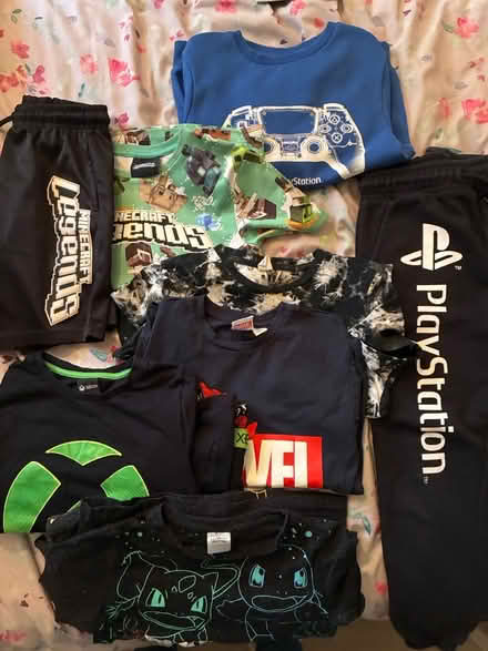 Photo of free Age 7-8 years boys clothes (Wisewood S6) #1