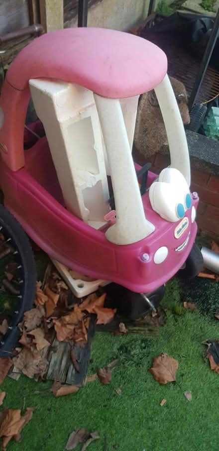 Photo of free Little Tikes Pink Car (Dukinfield SK16) #1