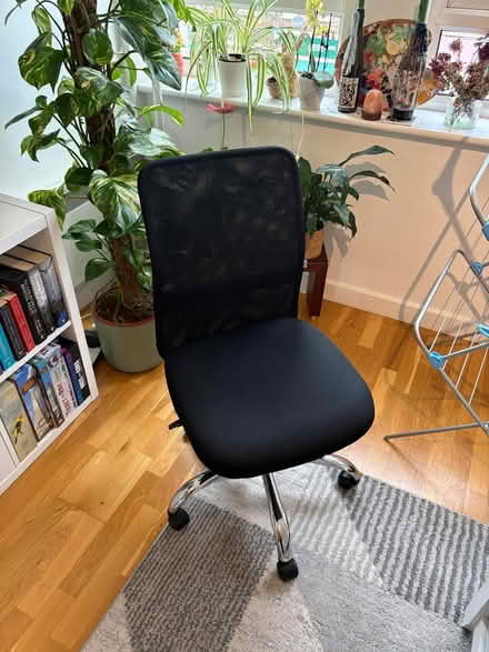 Photo of free Office/desk chair (Twickenham TW1) #2