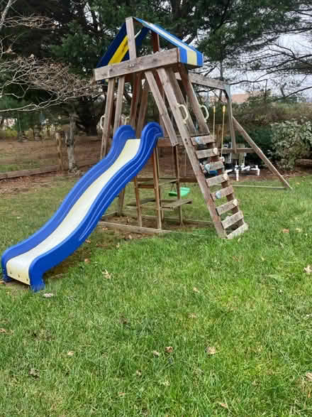 Photo of free Swingset (Newark, Old Baltimore Pike) #2