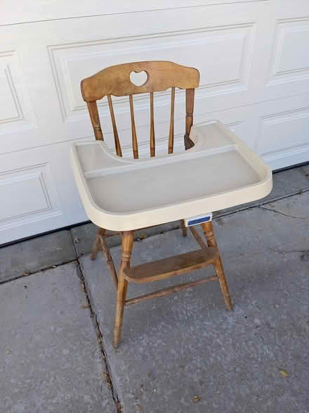 Photo of free High Chair (21st and Hover) #2