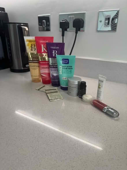 Photo of free Bundle of cosmetics (Windsor SL45GX) #1