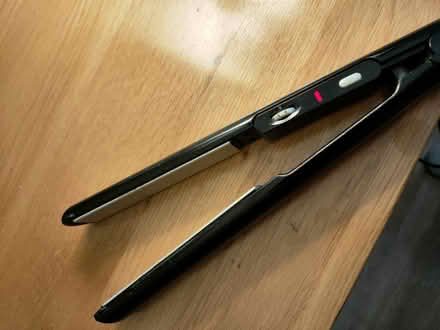 Photo of free Babyliss hair straightener (brinnington sk5) #3