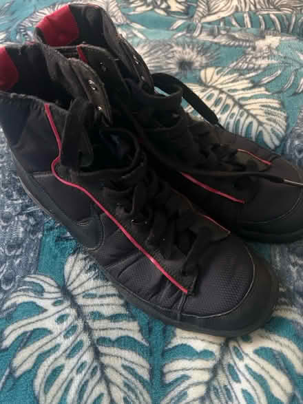 Photo of free Nike high tops (SW11) #1