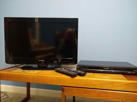 Photo of free 24 inch TV and DVD Recorder (Hala LA1) #1