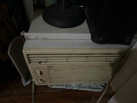 Photo of free window AC unit 5,000 BTU (Crown Heights) #3