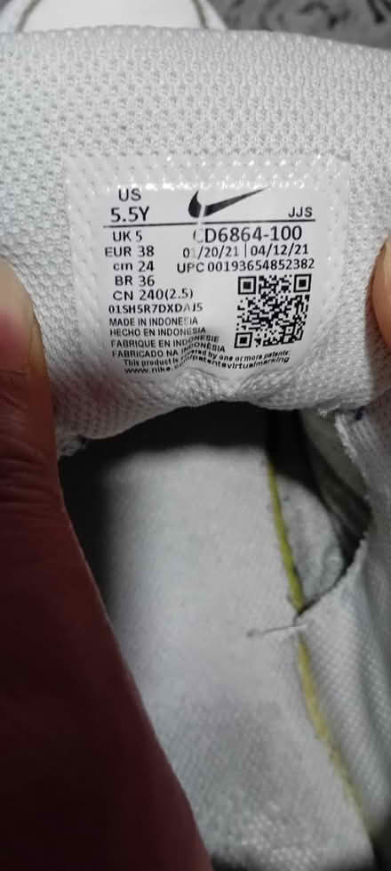 Photo of free Nike Air Max trainers (Hayes end) #4