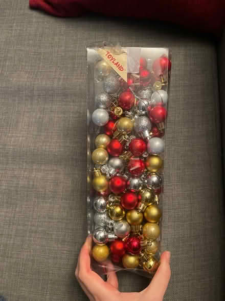 Photo of free Small Christmas baubles (Al7 3ux) #1