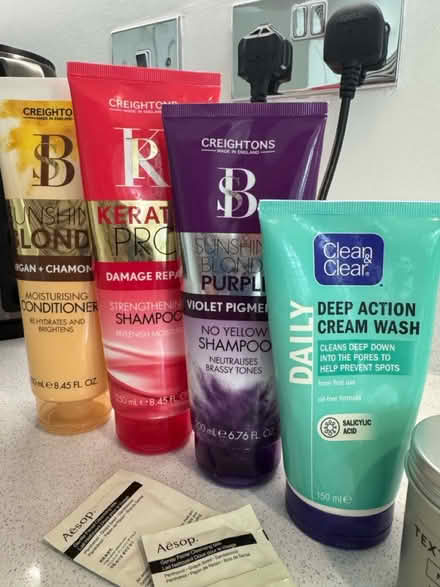 Photo of free Bundle of cosmetics (Windsor SL45GX) #3