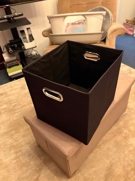 Photo of free 6 cubes storage boxes ranging from dark blue to almost black (Seal TN15) #1
