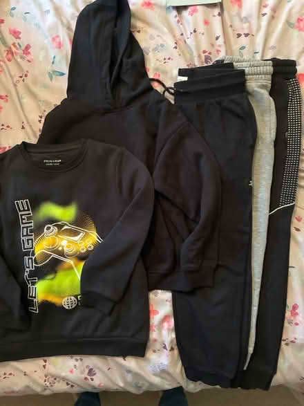Photo of free Age 8-9 years boys clothes (Wisewood S6) #1