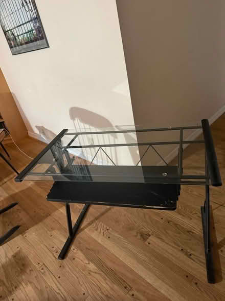 Photo of free Desk—Grass Lawn Area (Near Grasslawn Park, Kirkland) #1