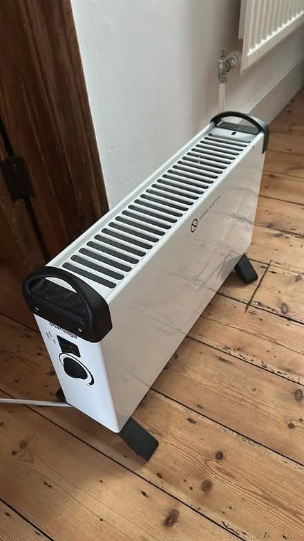 Photo of free Electric heater (Raynes Park SW20) #1