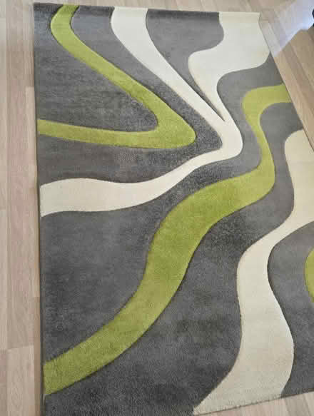 Photo of free Rug (Seacroft LS14 6DR) #3