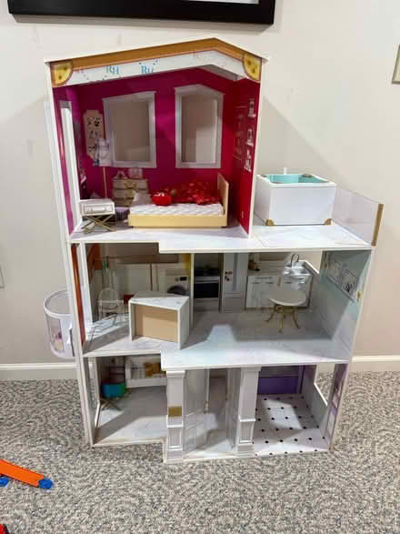 Photo of free lol doll house (Ashburn VA) #1