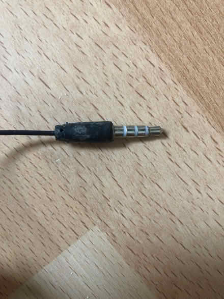 Photo of free Selfie stick 3.5mm jack port (Freehold LA1) #2