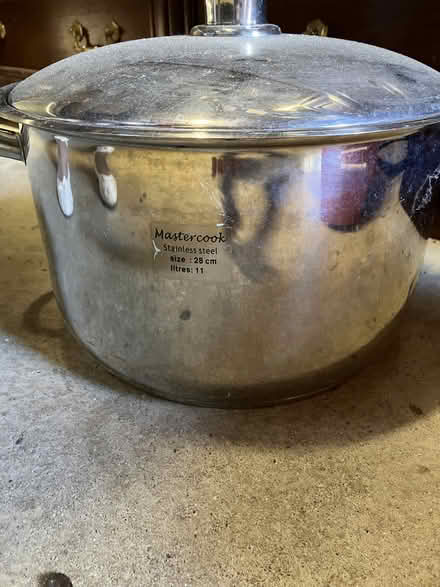 Photo of free Extra large pots (10l) (Aylesbury Vale HP19) #2