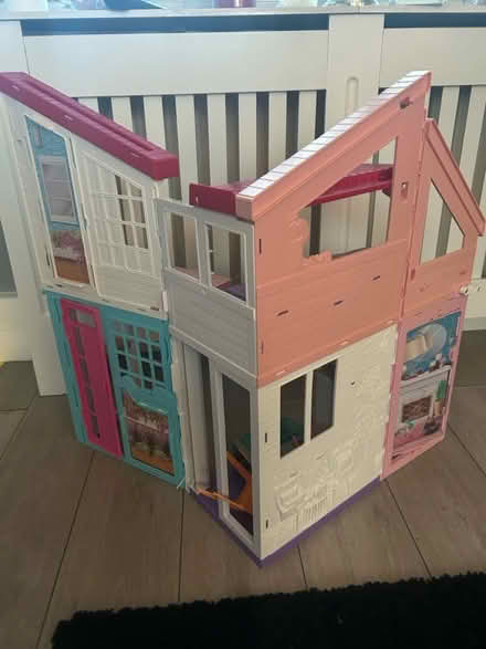 Photo of free Barboe house and accessories (S6) #1