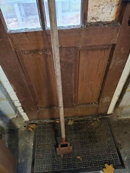 Photo of free garden hoe (cr04df) #1