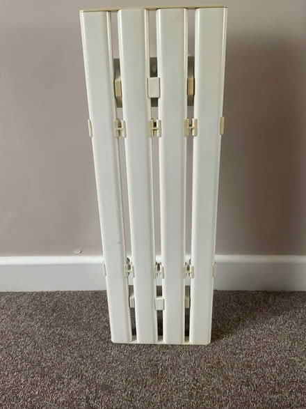 Photo of free Bath shelf seat. (Strood ME2) #1