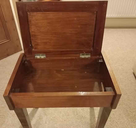 Photo of free Sewing/ side table (HX2 ( ovenden)) #2