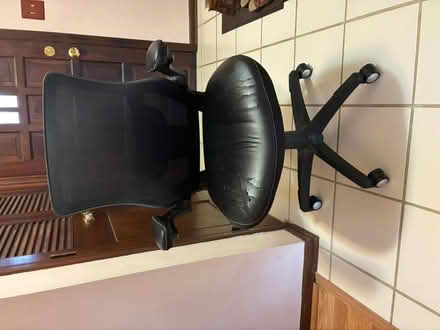 Photo of free Black office chair (Naperville) #1