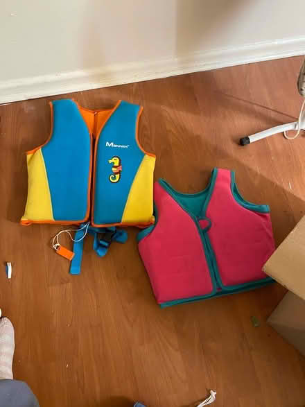 Photo of free Play pen swimming jackets (Wigmore LU2) #2