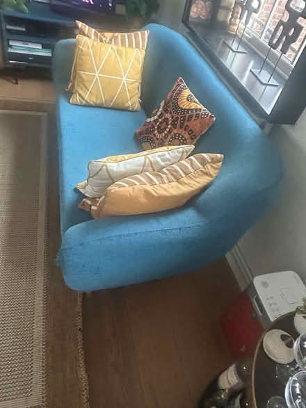 Photo of free Blue 2 seater couch, needs some TLC (Homerton E9) #4