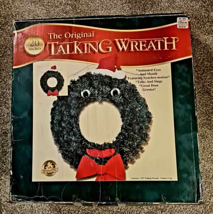 Photo of free US talking/singing wreath (Purbrook) #1