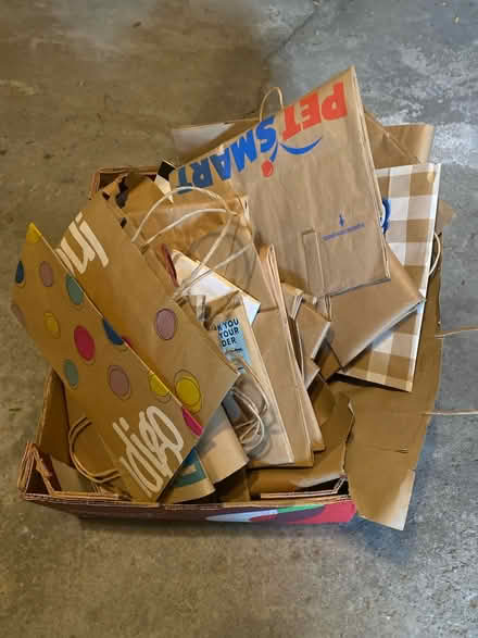 Photo of free Box of paper bags (Winston Churchill/collegeway) #1